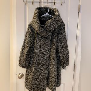 Longline black&white coat in size S